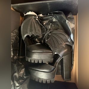 Widow Bat Wing Boots